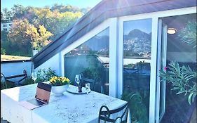 Zora'S B&B
